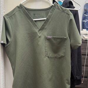 Figs Moss Green Catarina One pocket V-Neck Scrub Top